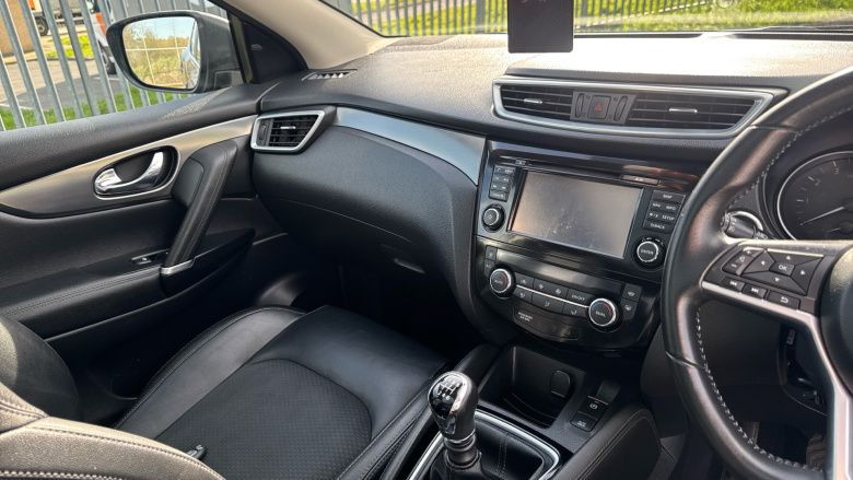 Nissan Qashqai 1.2 DiG-T Tekna 5dr Petrol Hatchback